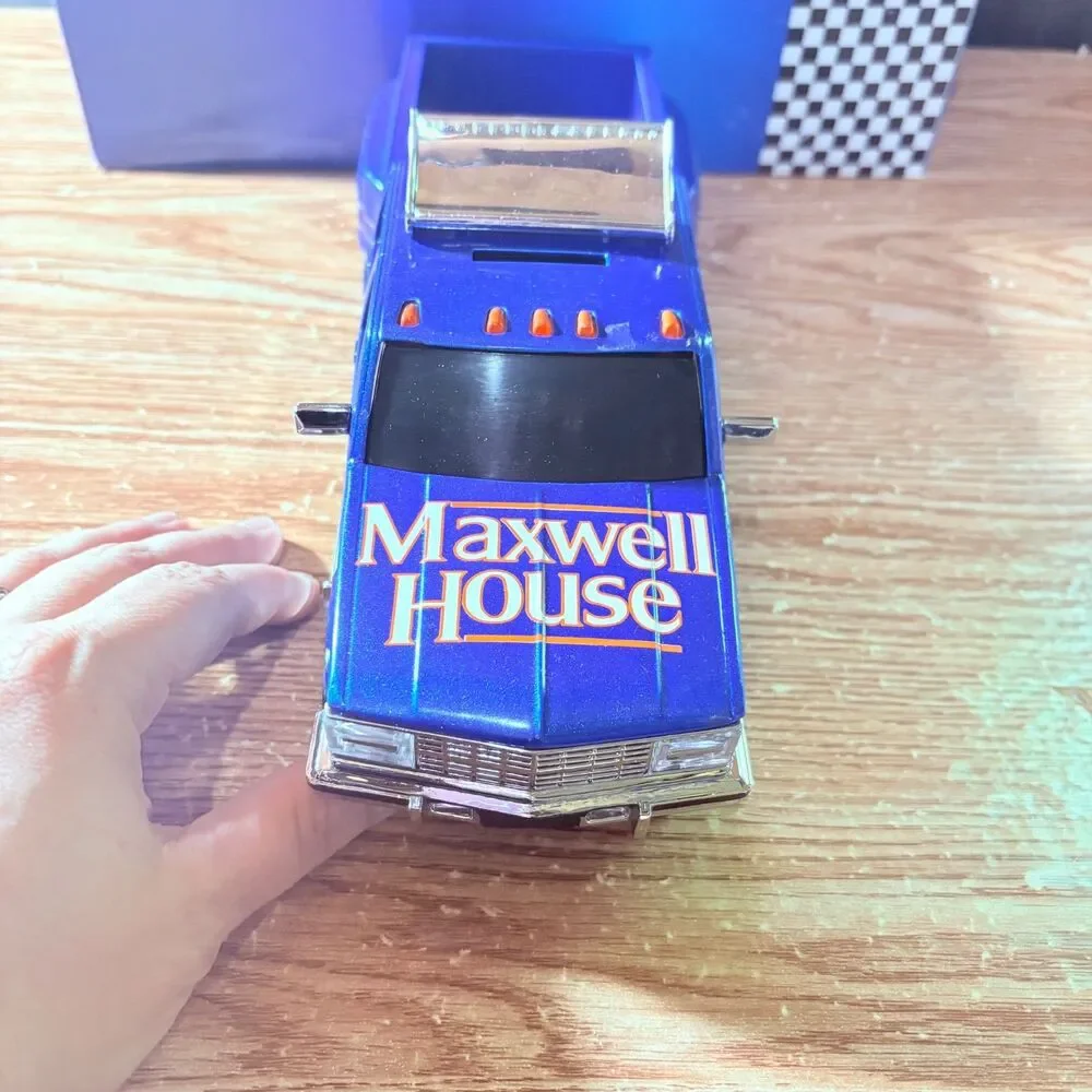 Racing Collectables #22 Bobby Labonte Maxwell House Chevrolet Dually Truck